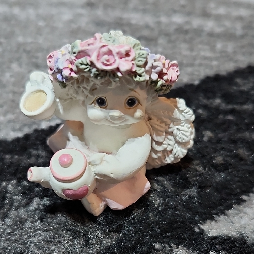 1998 DREAMSICLES HIGH TEA CHERUB ANGEL MINI FIGURINE COLLECTIBLES